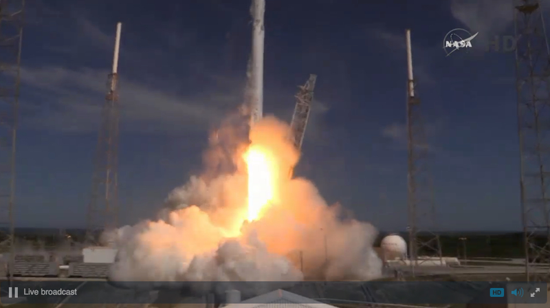 Illustration for article titled Sigue en directo el nuevo intento de aterrizaje del cohete Falcon 9